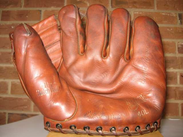 Connie Ryan Hutch 40L Front